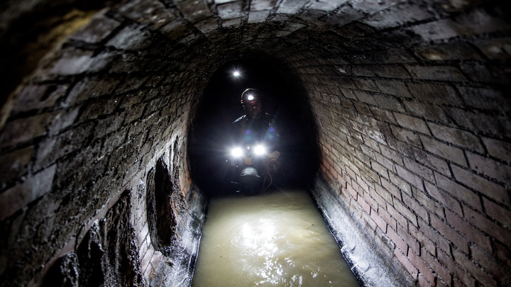 IBAK Inspektion Begehung Schmutzwassersammler CERBERUS Kamera Hauptkanal Aron Winkeltau