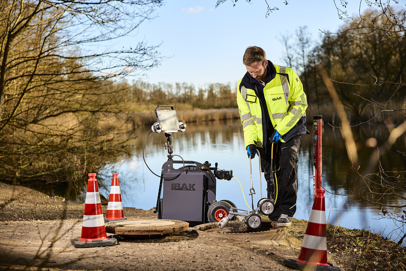 Mobiles Inspektionssystem MainLite 2 easy im Einsatz am Schacht